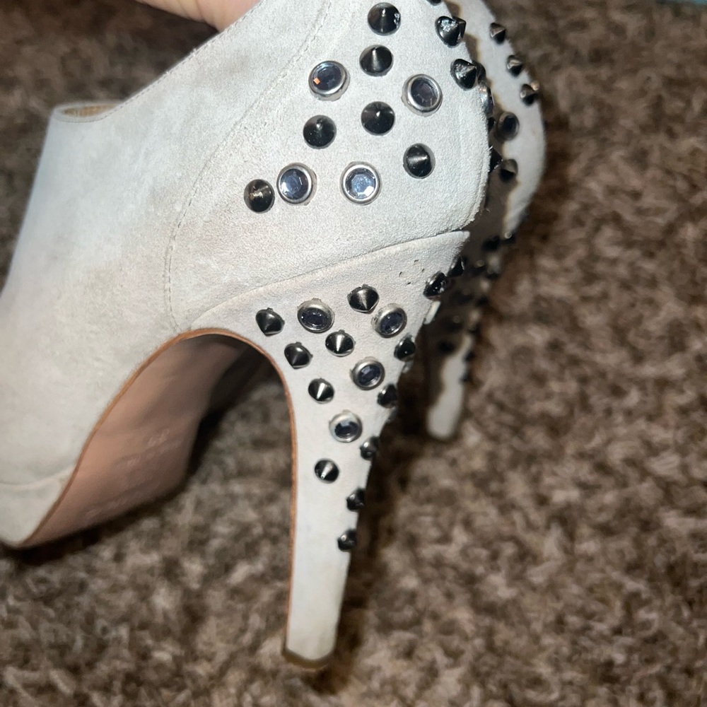 Pinko ankle boots creamy fashion elegant size 8.5